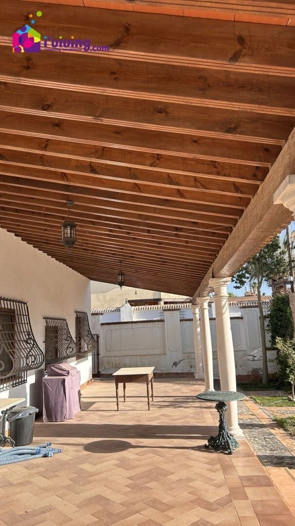 4 soveværelse Villa til salg i Locaiba med swimmingpool garage - € 399.000 (Ref: 8953465)