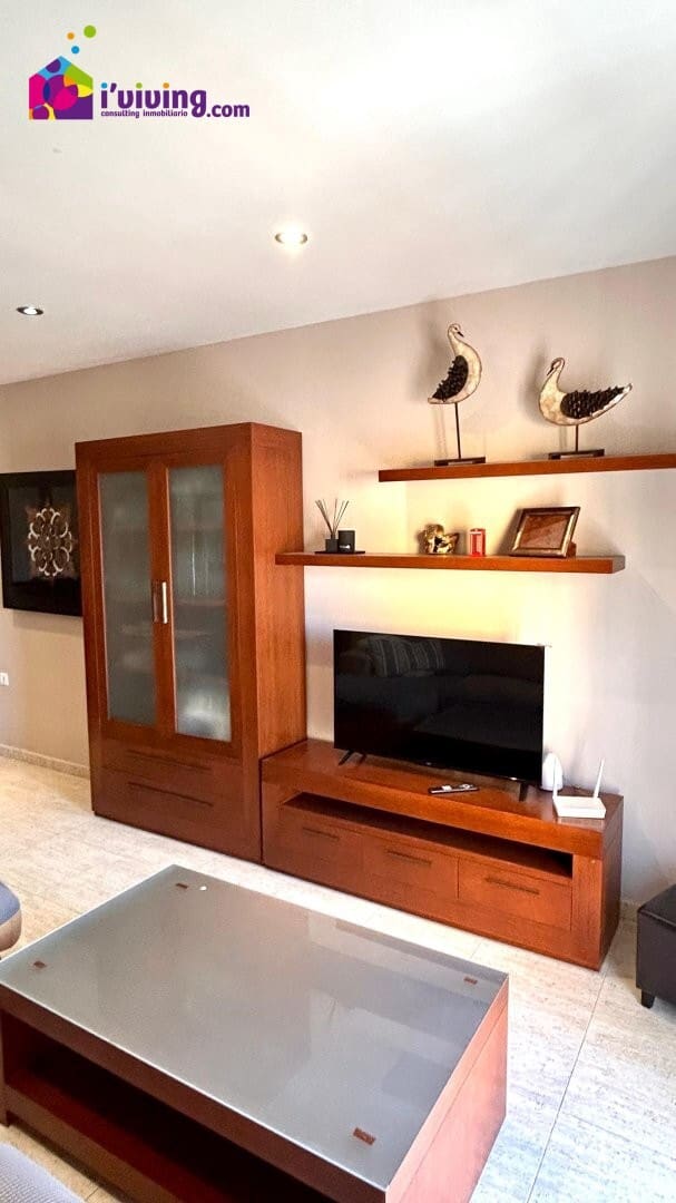 4 slaapkamer Flat te huur in Albox met garage - € 700 (Ref: 9385056)