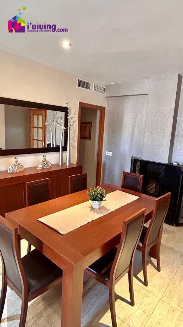 4 slaapkamer Flat te huur in Albox met garage - € 700 (Ref: 9385056)