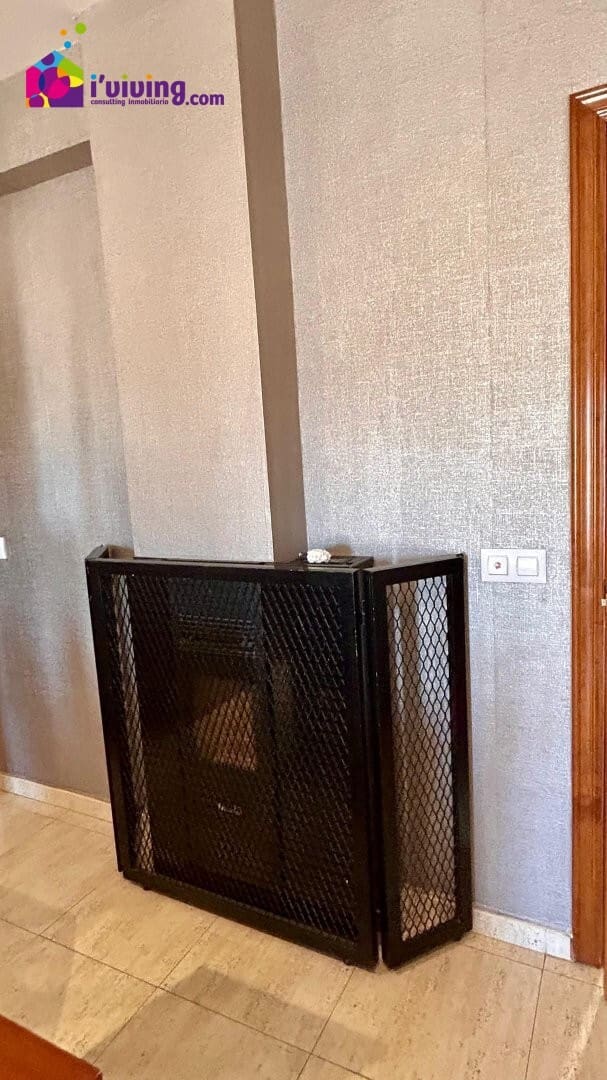 4 slaapkamer Flat te huur in Albox met garage - € 700 (Ref: 9385056)