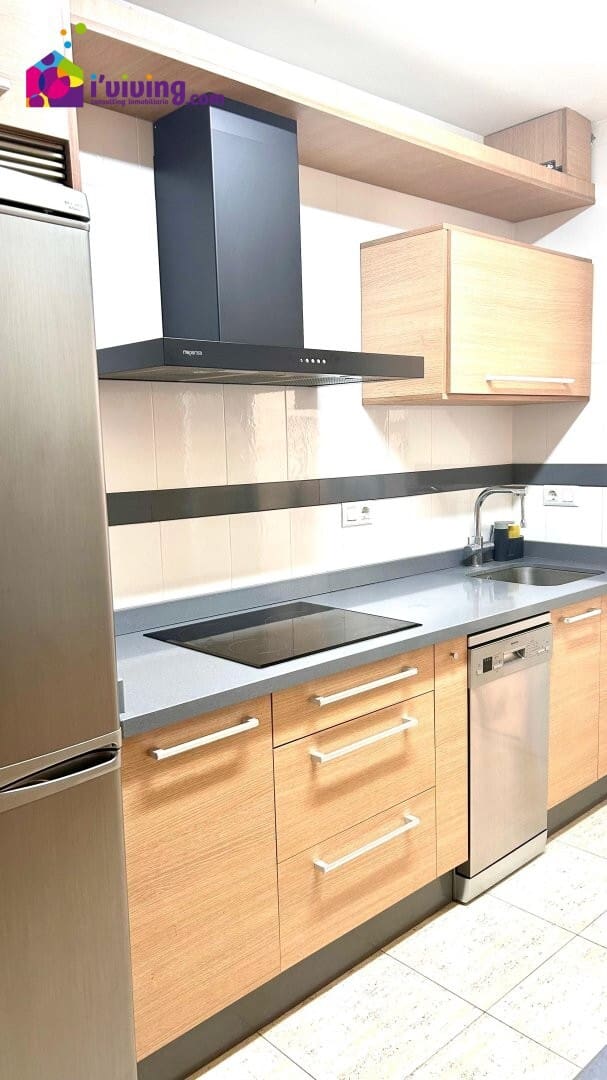 4 slaapkamer Flat te huur in Albox met garage - € 700 (Ref: 9385056)