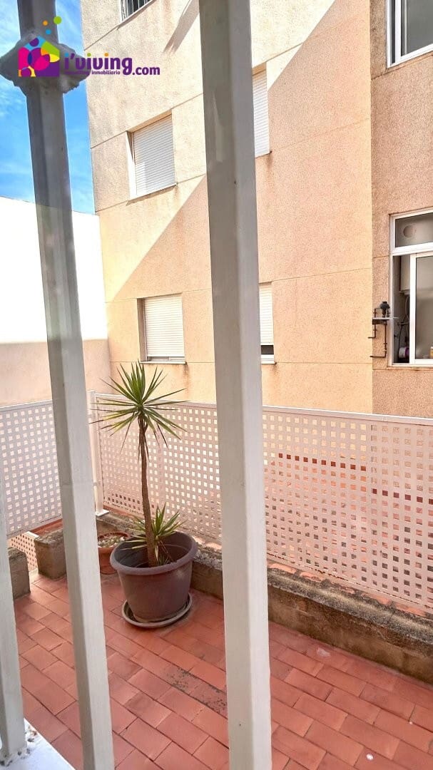 4 slaapkamer Flat te huur in Albox met garage - € 700 (Ref: 9385056)