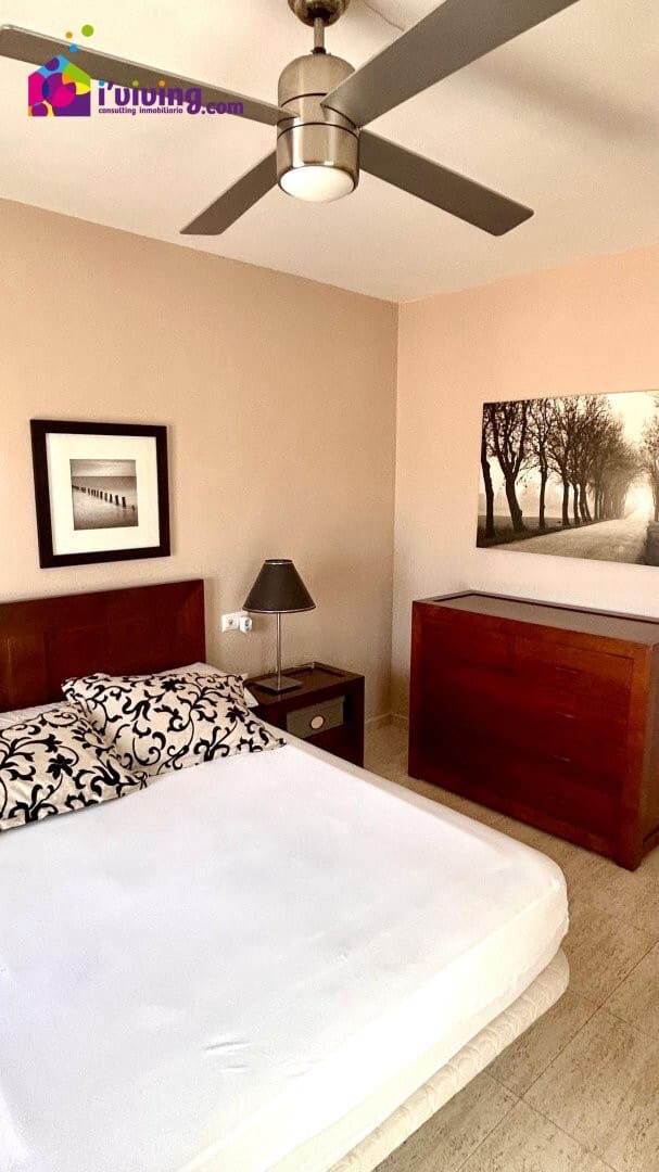 4 slaapkamer Flat te huur in Albox met garage - € 700 (Ref: 9385056)