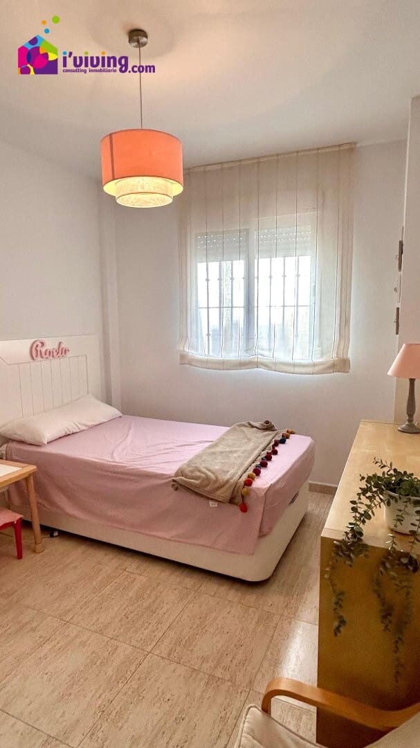 4 slaapkamer Flat te huur in Albox met garage - € 700 (Ref: 9385056)