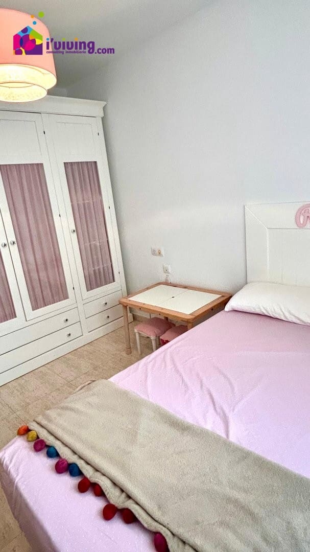 4 slaapkamer Flat te huur in Albox met garage - € 700 (Ref: 9385056)