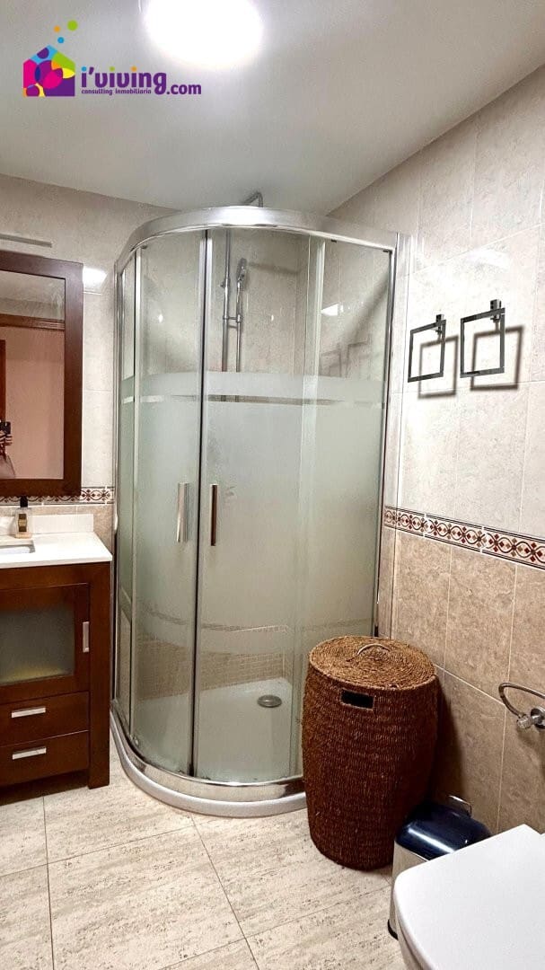 4 slaapkamer Flat te huur in Albox met garage - € 700 (Ref: 9385056)