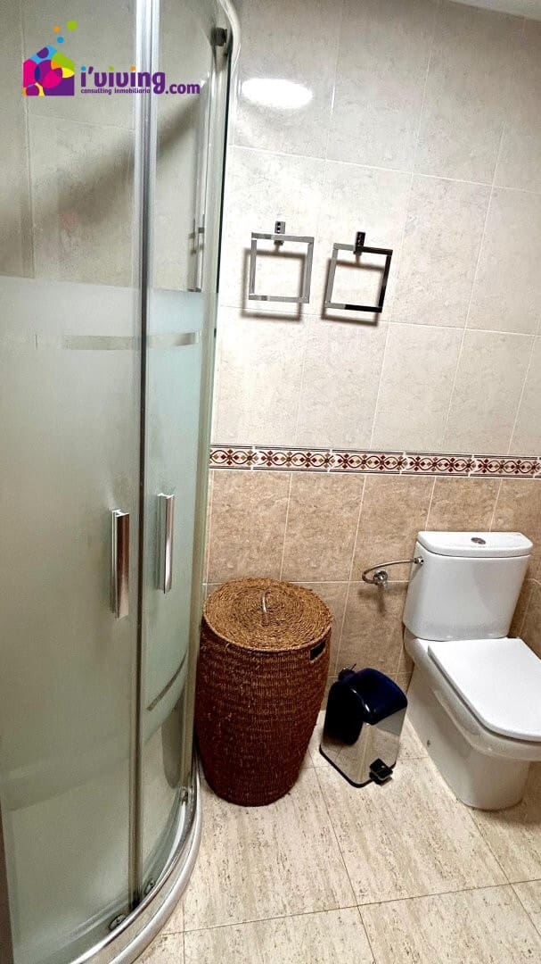 4 slaapkamer Flat te huur in Albox met garage - € 700 (Ref: 9385056)