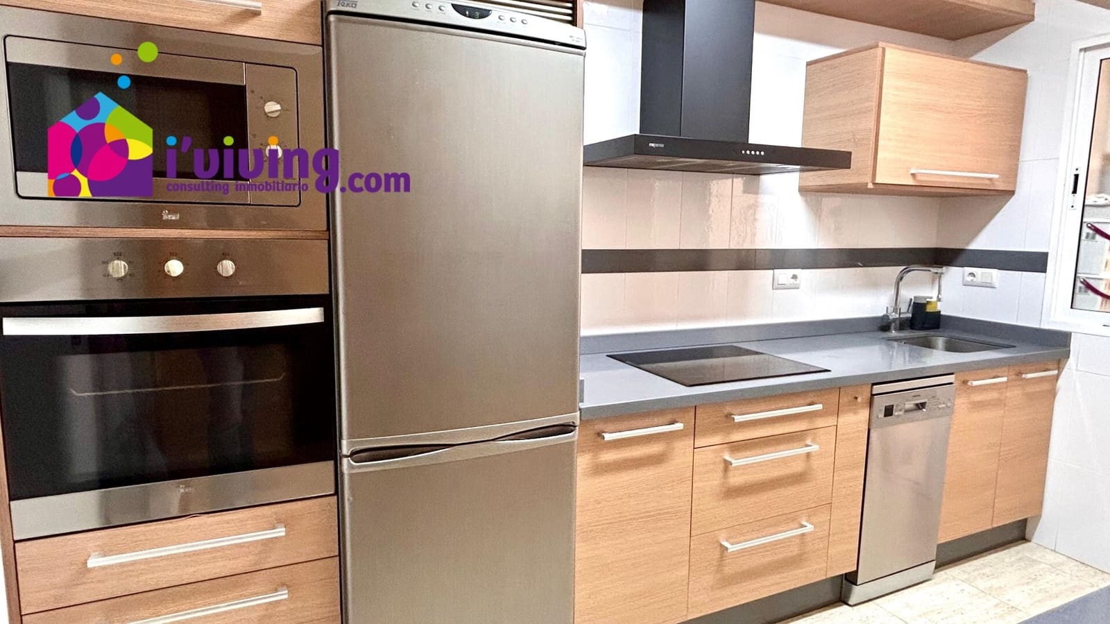 4 slaapkamer Flat te huur in Albox met garage - € 700 (Ref: 9385056)