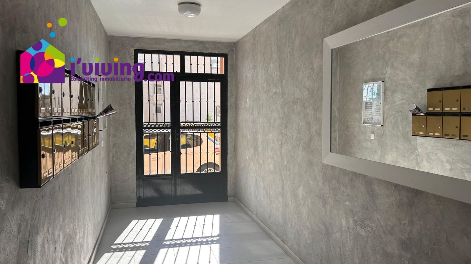 4 slaapkamer Flat te huur in Albox met garage - € 700 (Ref: 9385056)