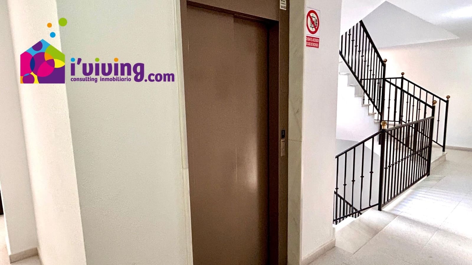 4 slaapkamer Flat te huur in Albox met garage - € 700 (Ref: 9385056)