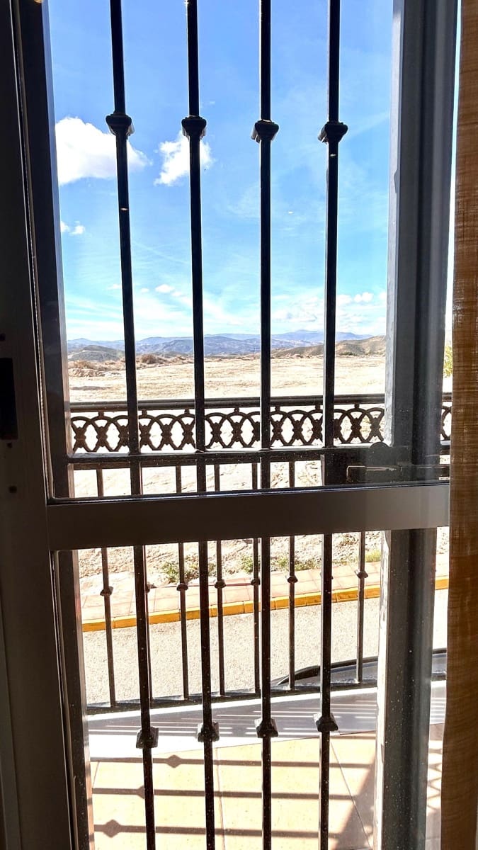 4 soveværelse Lejlighed til leje i Albox med garage - € 700 (Ref: 9385056)