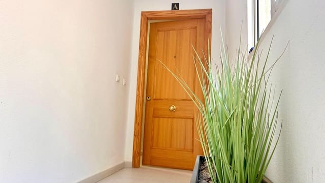 4 bedroom Flat for rent in Albox with garage - € 700 (Ref: 9385056)