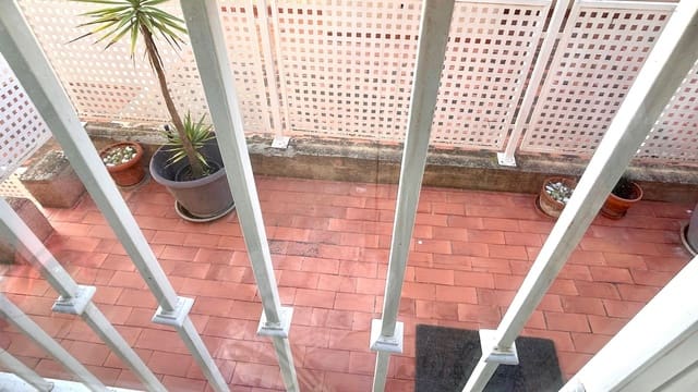 4 bedroom Flat for rent in Albox with garage - € 700 (Ref: 9385056)