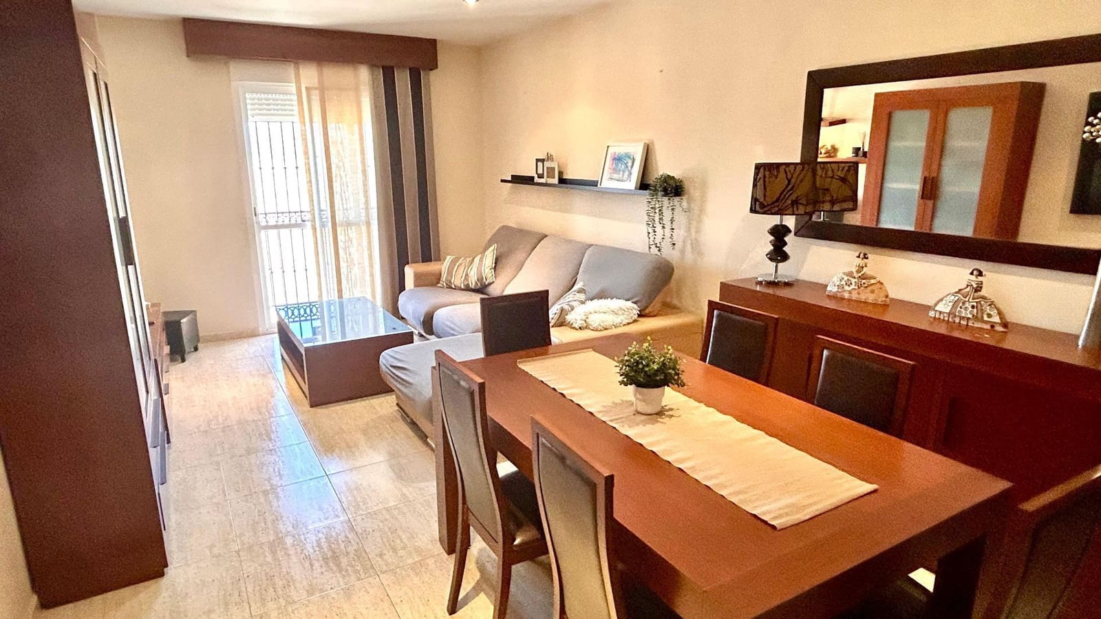 4 soveværelse Lejlighed til leje i Albox med garage - € 700 (Ref: 9385056)