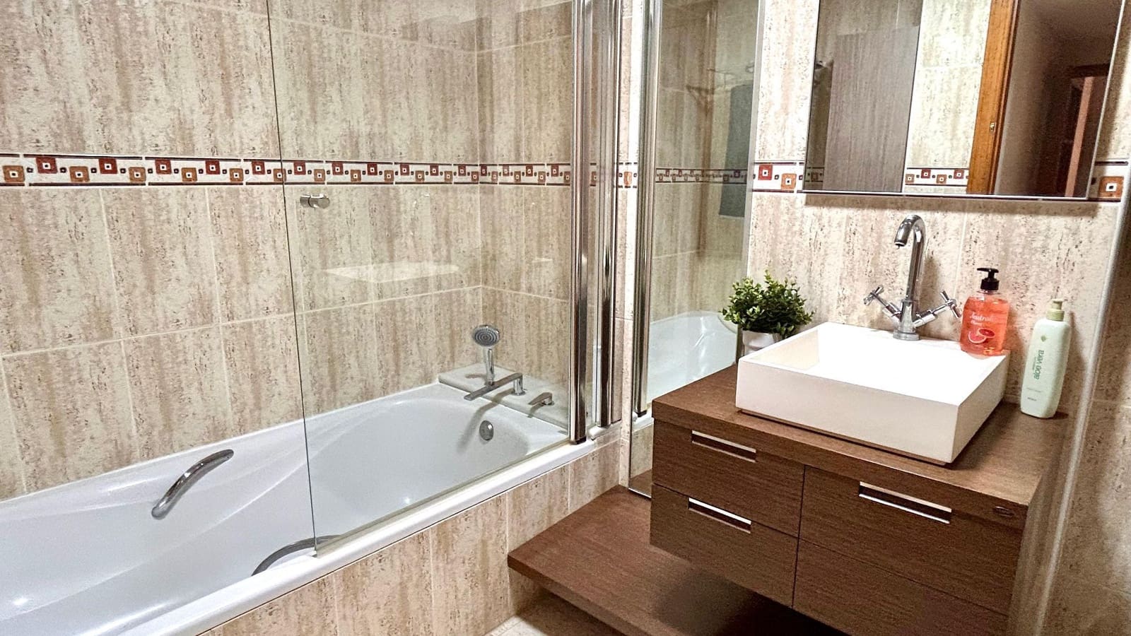 4 soveværelse Lejlighed til leje i Albox med garage - € 700 (Ref: 9385056)