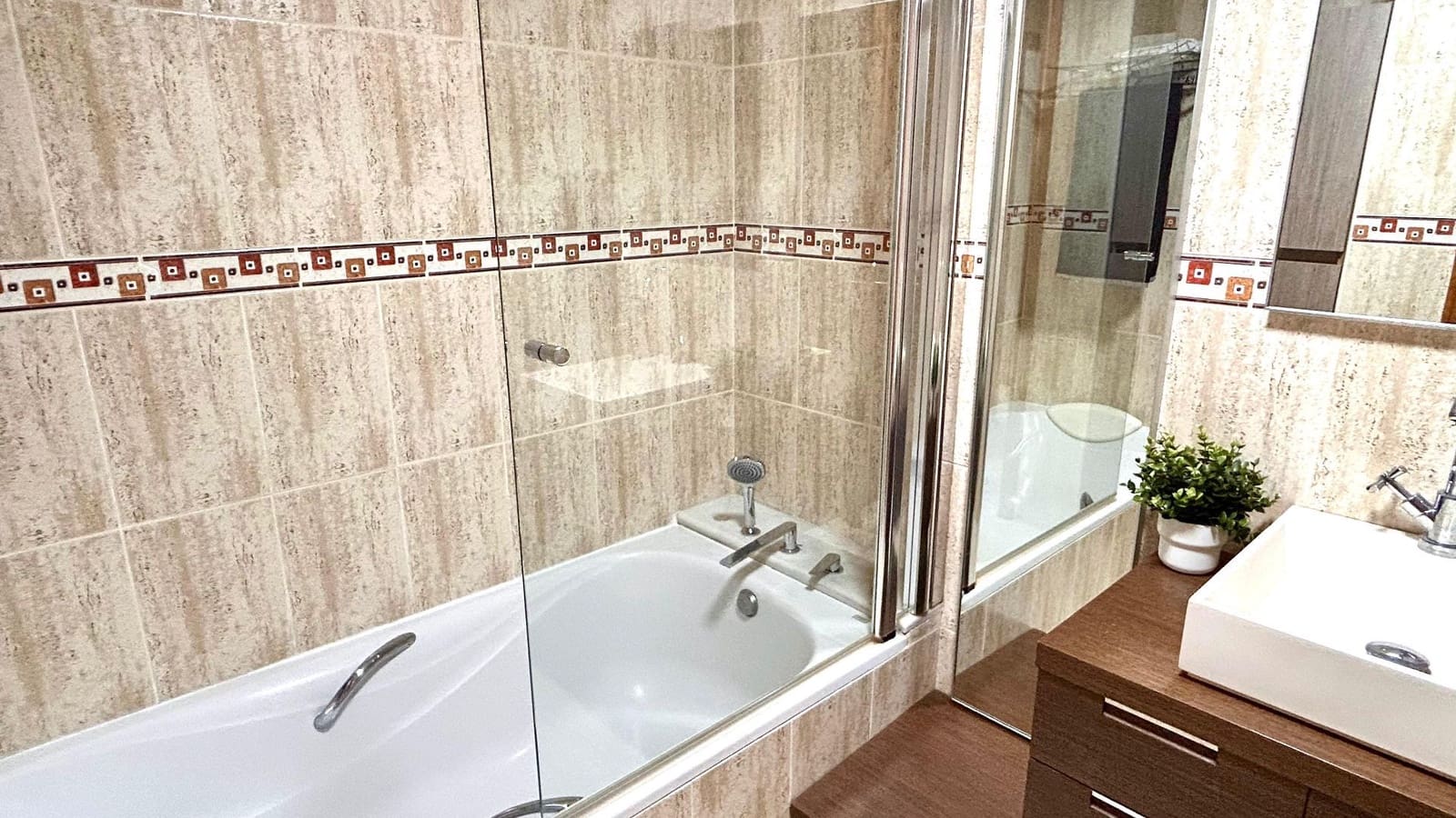 4 soveværelse Lejlighed til leje i Albox med garage - € 700 (Ref: 9385056)