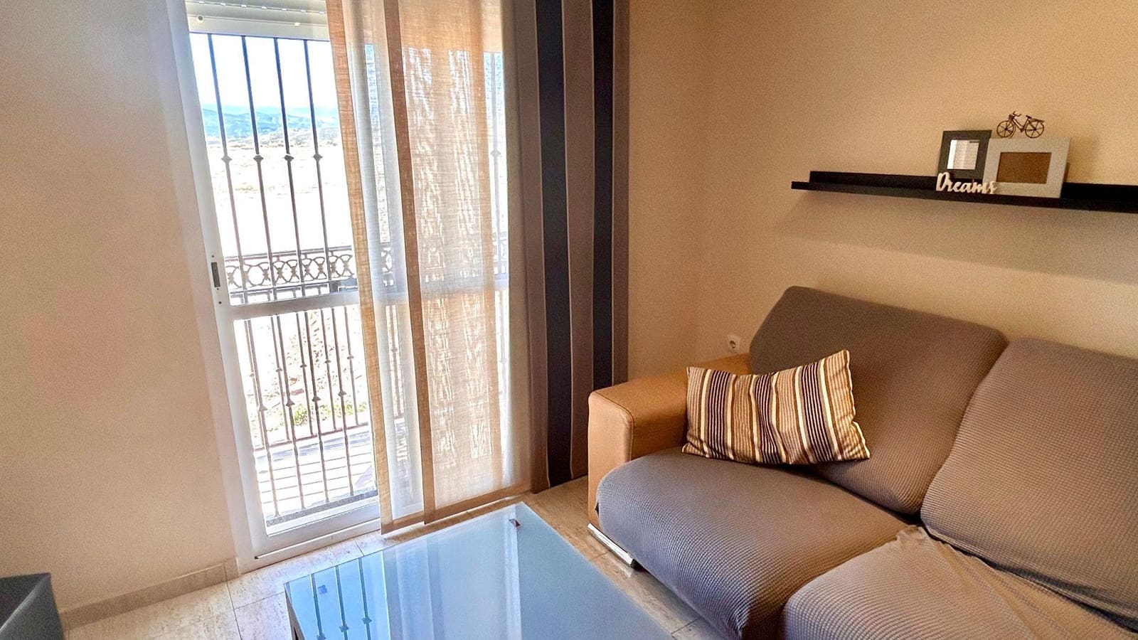 4 soveværelse Lejlighed til leje i Albox med garage - € 700 (Ref: 9385056)