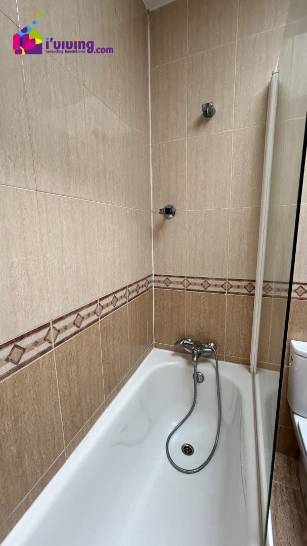 4 soveværelse Lejlighed til leje i La Alfoquia med garage - € 700 (Ref: 9410456)