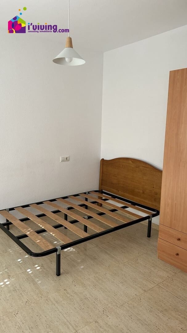 4 soveværelse Lejlighed til leje i La Alfoquia med garage - € 700 (Ref: 9410456)