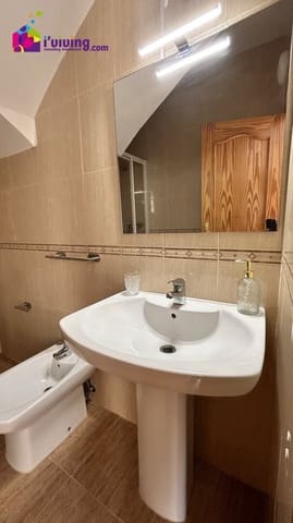 4 soveværelse Lejlighed til leje i La Alfoquia, Zurgena med garage - € 700 (Ref: 9410456)