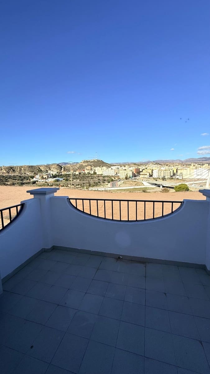 4 makuuhuone Omakotitalo vuokrattavana paikassa Albox - 700 € (Ref: 9410457)