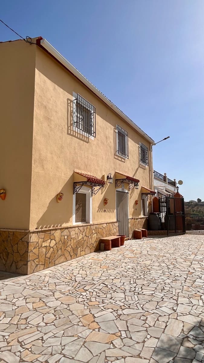 7 soverom Villa til salgs i Albox med garasje - € 299 999 (Ref: 9419401)