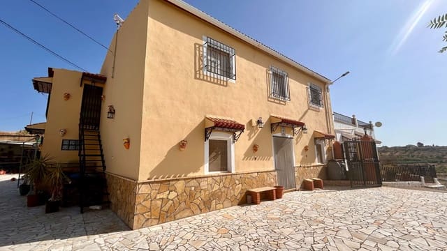 Chalet de 7 habitaciones en Albox en venta con garaje - 299.999 € (Ref: 9419401)