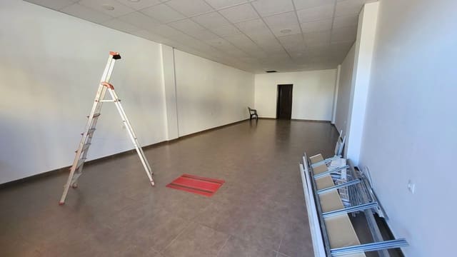 1 quarto Comercial para arrendar em Albox - 450 € (Ref: 9500530)