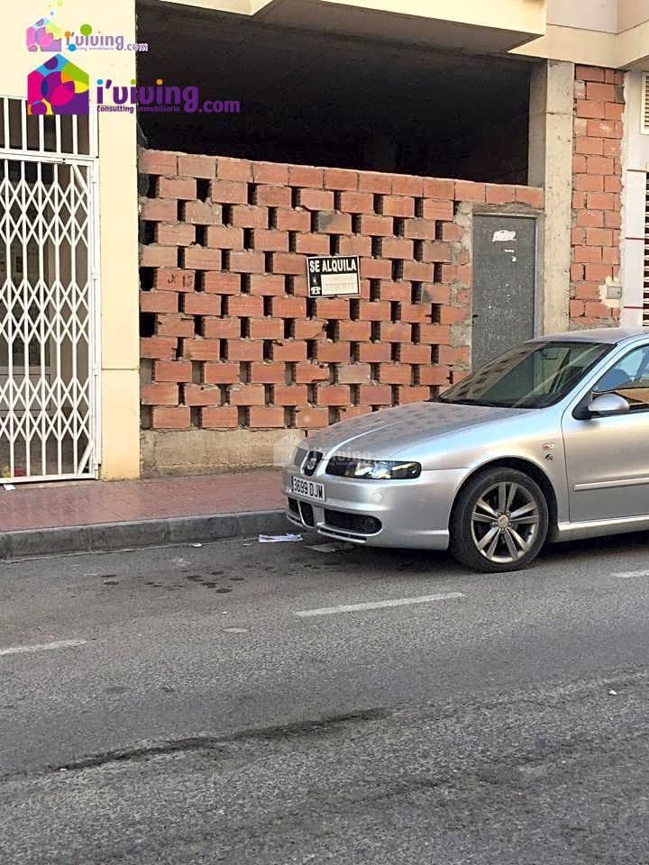 Kaupallinen myytävänä paikassa Albox - 225 000 € (Ref: 9500539)