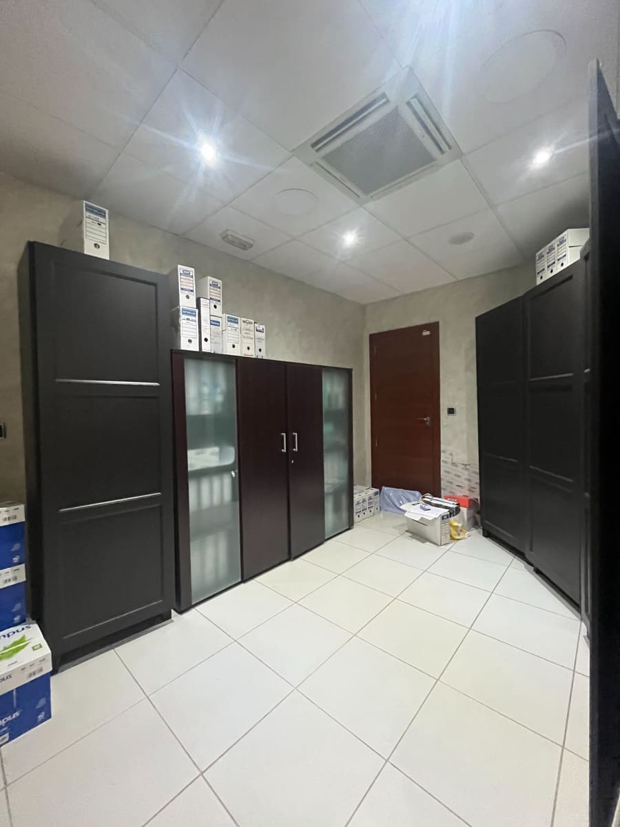 6 quarto Comercial para arrendar em Albox - 800 € (Ref: 9500550)