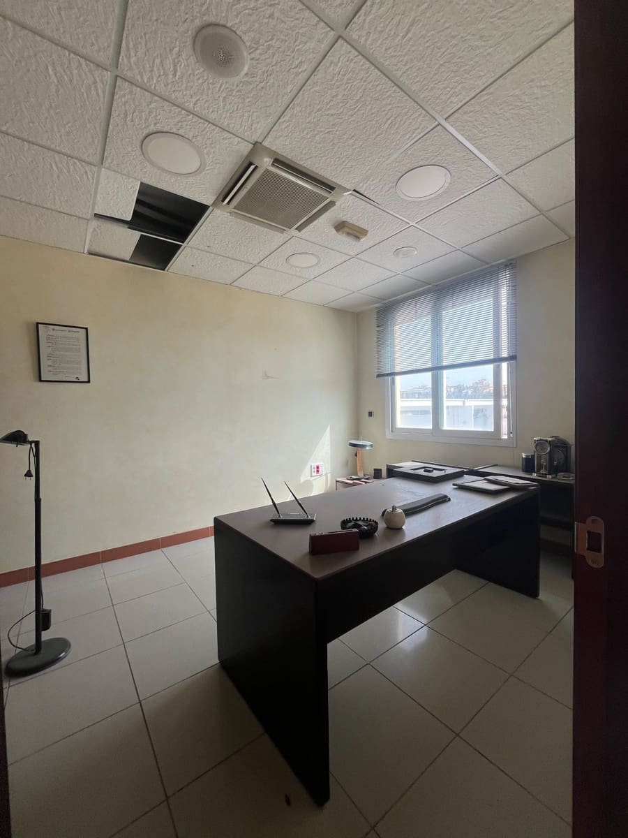 6 quarto Comercial para arrendar em Albox - 800 € (Ref: 9500550)