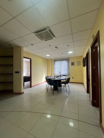 6 quarto Comercial para arrendar em Albox - 800 € (Ref: 9500550)