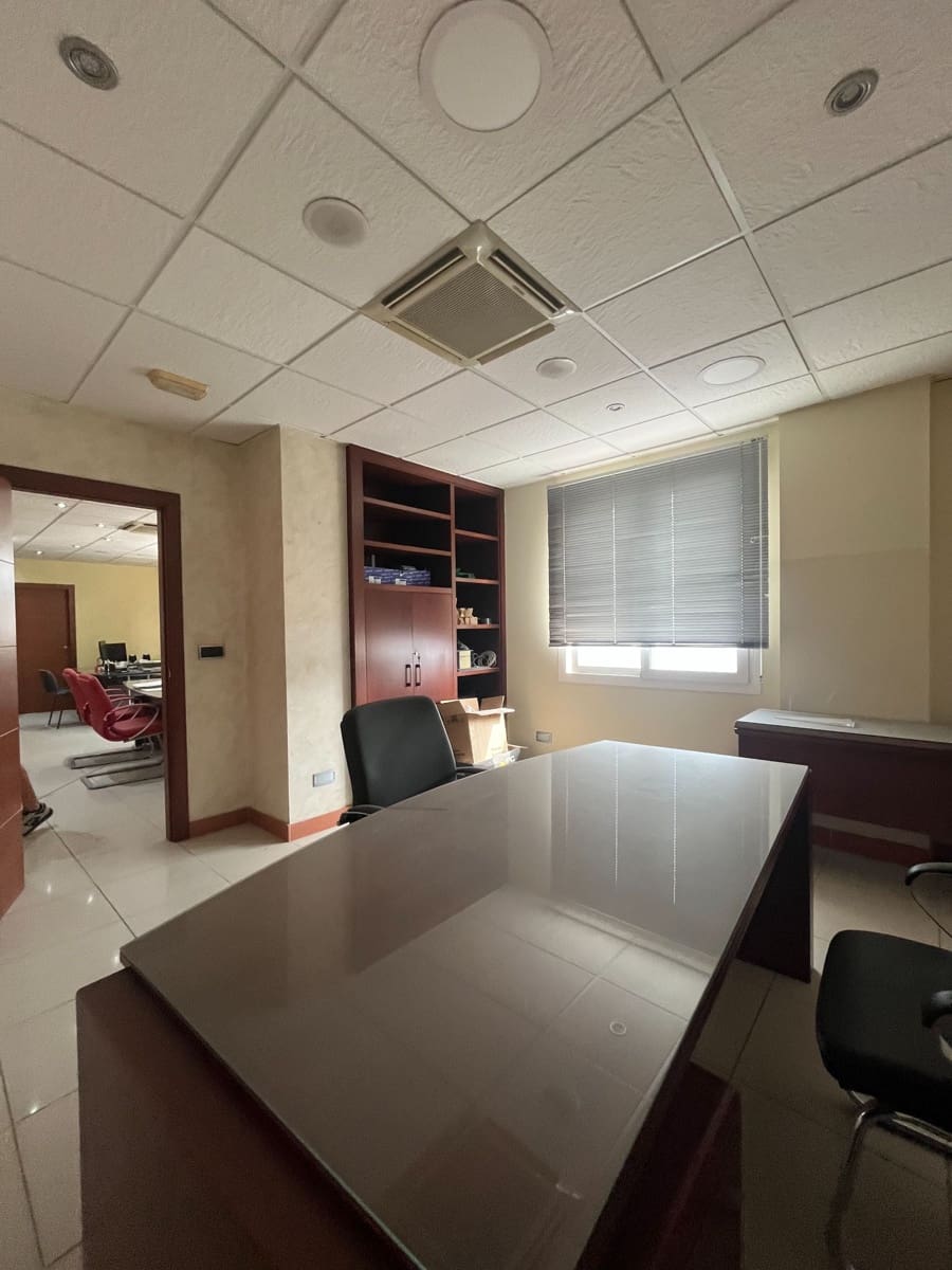 6 quarto Comercial para arrendar em Albox - 800 € (Ref: 9500550)