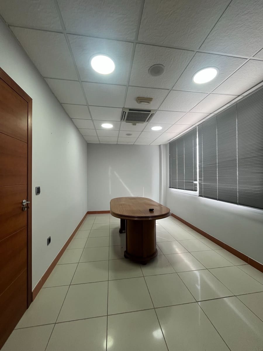 6 quarto Comercial para arrendar em Albox - 800 € (Ref: 9500550)