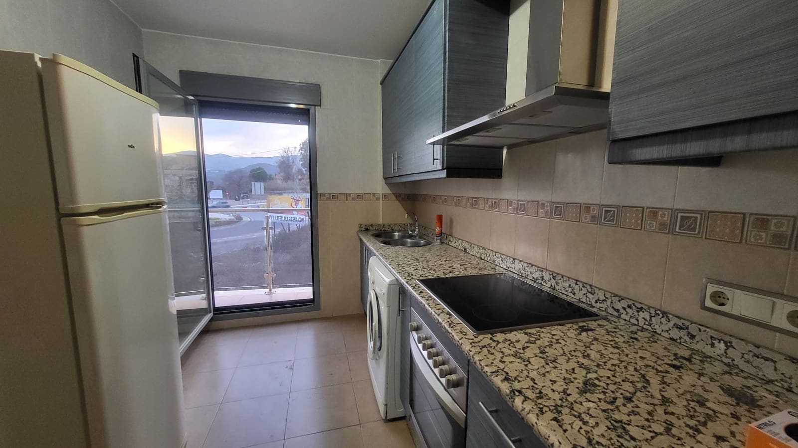 3 makuuhuone Asunto vuokrattavana paikassa Olula del Rio mukana 
autotalli - 550 € (Ref: 9513254)