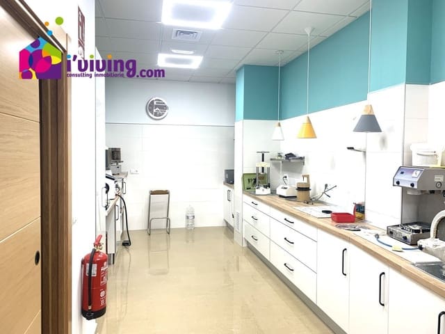 Local Comercial de 4 habitaciones en Albox en alquiler - 500 € (Ref: 9518518)