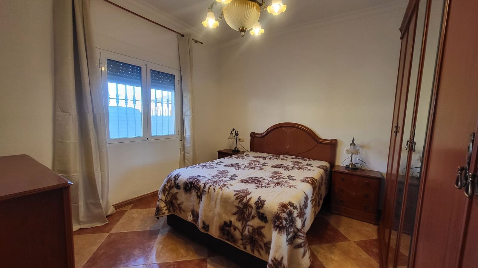 4 slaapkamer Villa te huur in Albox - € 850 (Ref: 9594739)