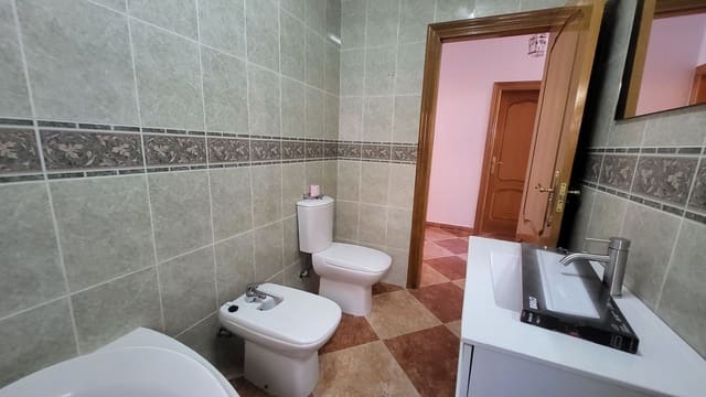 4 slaapkamer Villa te huur in Albox - € 850 (Ref: 9594739)