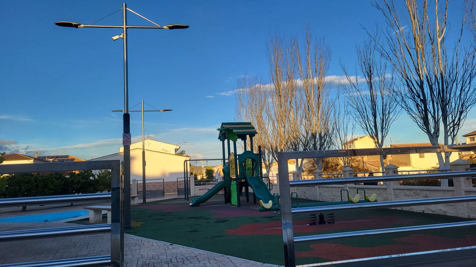 4 slaapkamer Villa te huur in Albox - € 850 (Ref: 9594739)