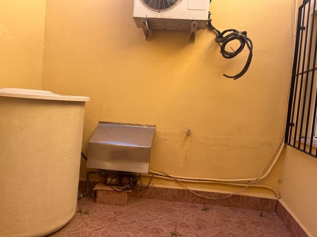 Komercyjne do wynajęcia w Albox - 450 € (Ref: 9719673)