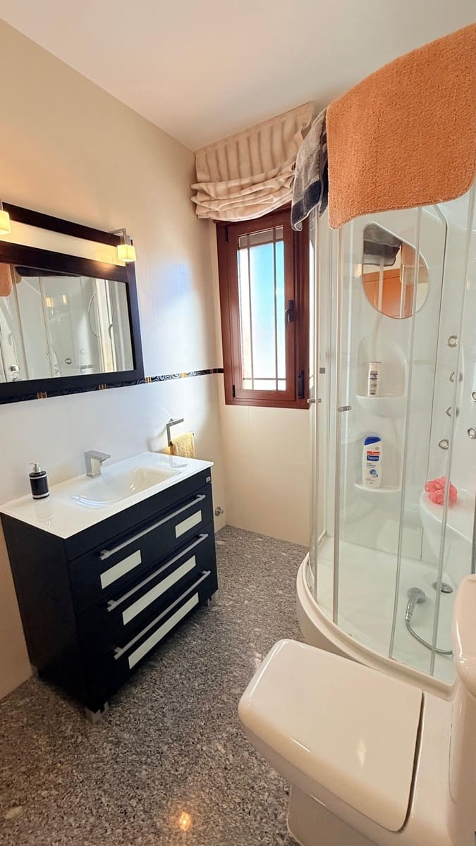 5 bedroom Villa for sale in Olula del Rio with garage - € 299,990 (Ref: 9719674)