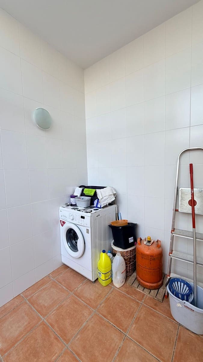 5 bedroom Villa for sale in Olula del Rio with garage - € 299,990 (Ref: 9719674)