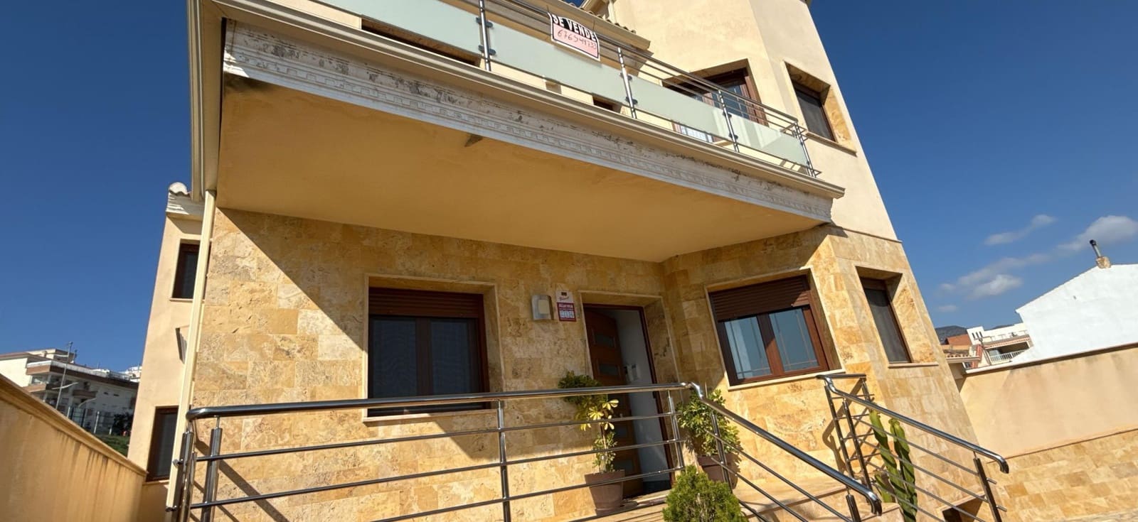 5 bedroom Villa for sale in Olula del Rio with garage - € 299,990 (Ref: 9719674)