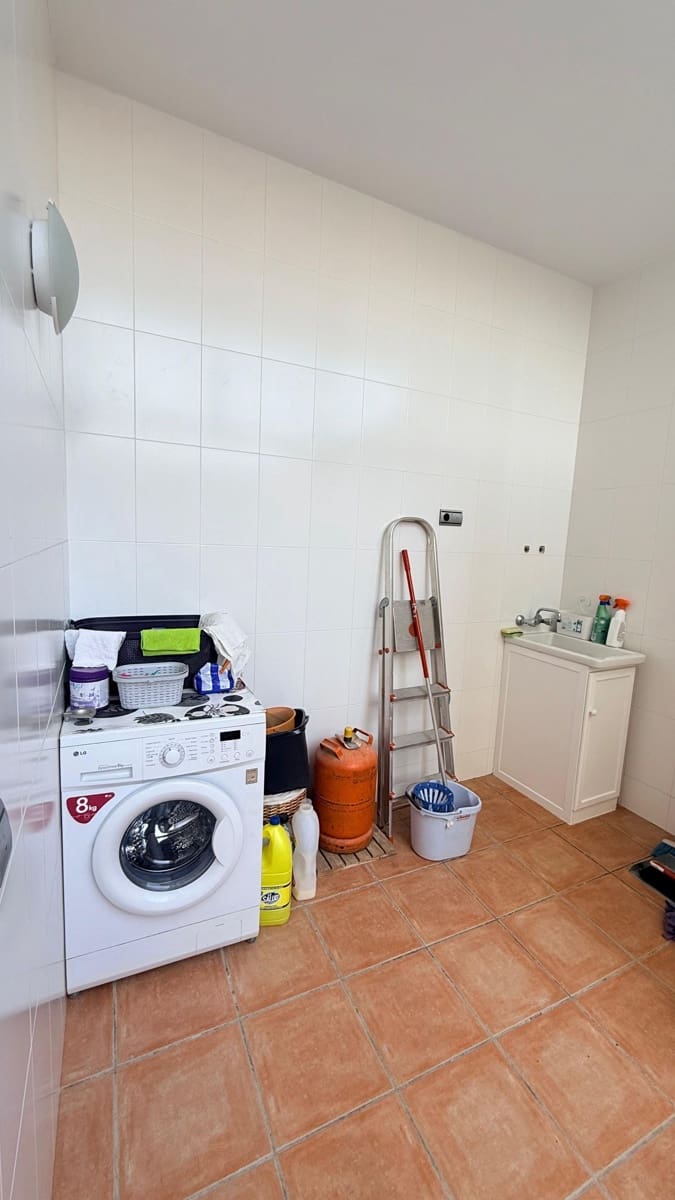 5 bedroom Villa for sale in Olula del Rio with garage - € 299,990 (Ref: 9719674)