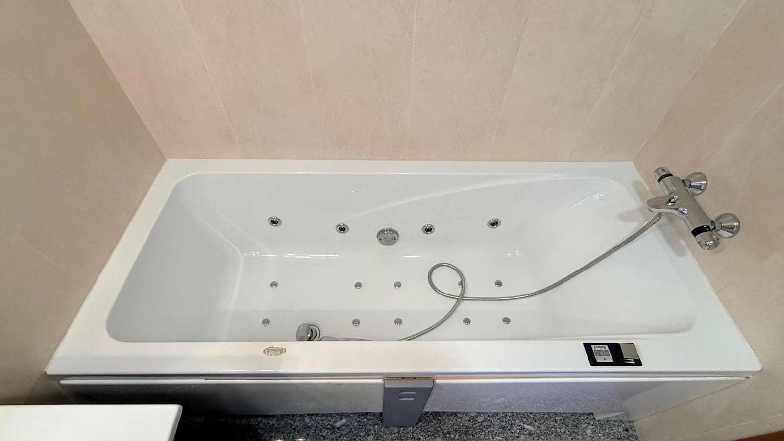 5 bedroom Villa for sale in Olula del Rio with garage - € 299,990 (Ref: 9719674)