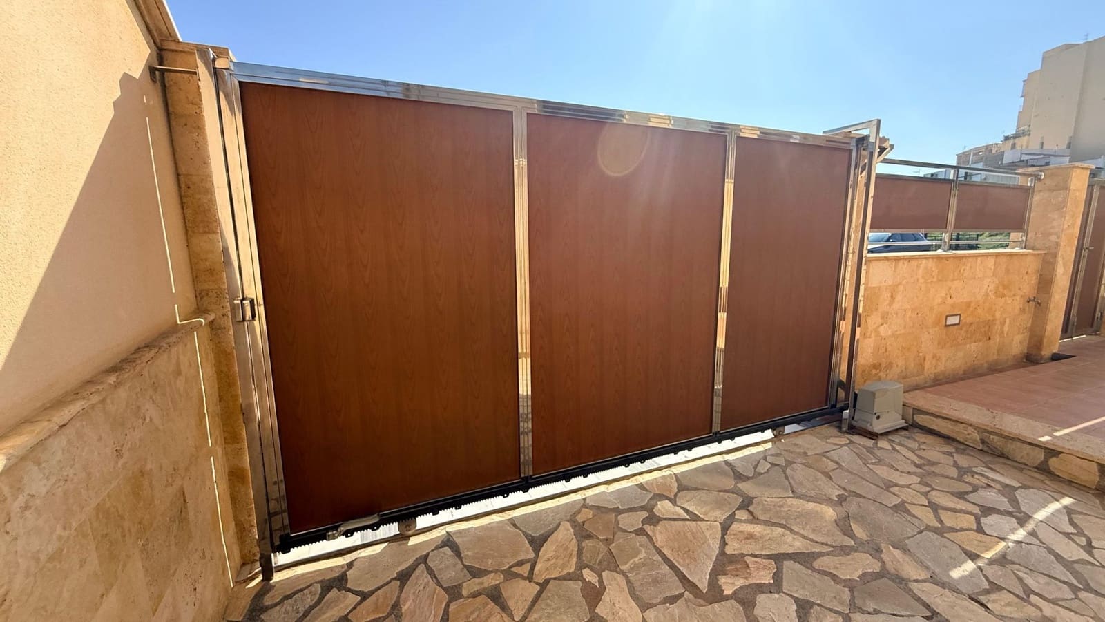 5 bedroom Villa for sale in Olula del Rio with garage - € 299,990 (Ref: 9719674)