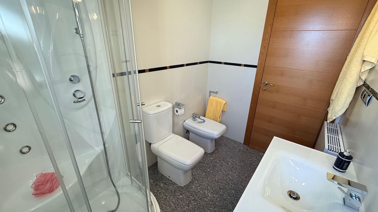 5 bedroom Villa for sale in Olula del Rio with garage - € 299,990 (Ref: 9719674)