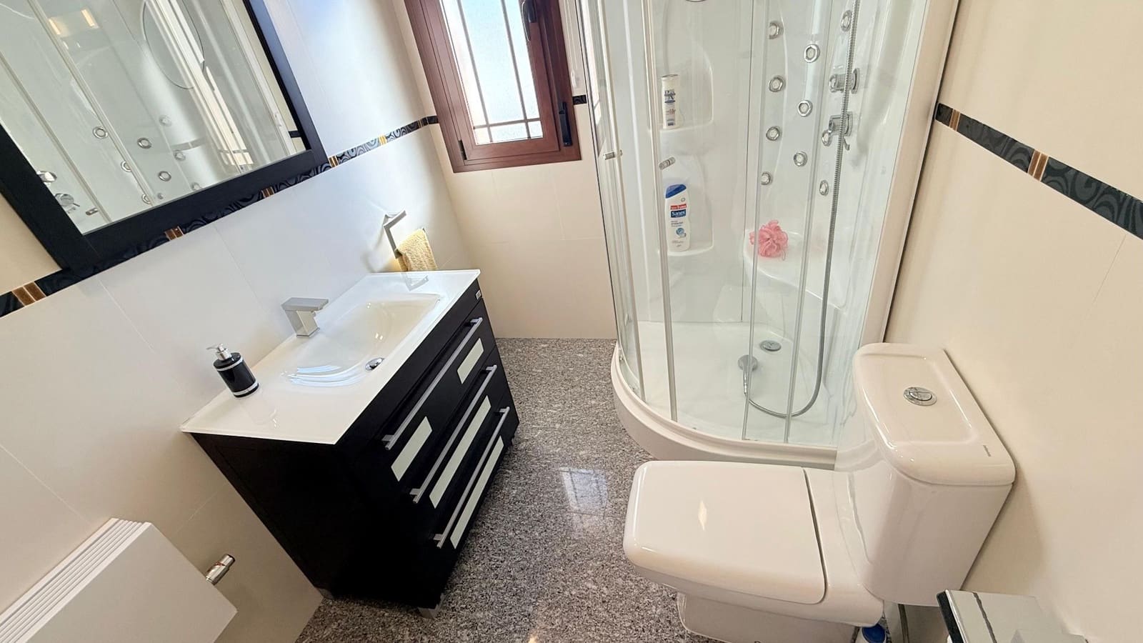 5 bedroom Villa for sale in Olula del Rio with garage - € 299,990 (Ref: 9719674)