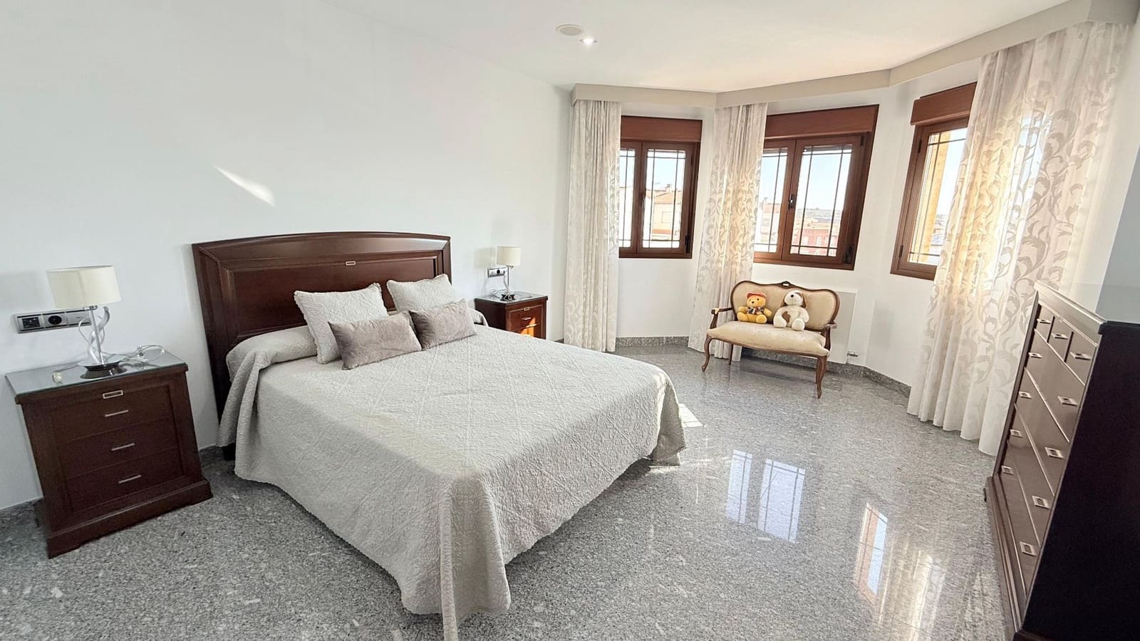 5 bedroom Villa for sale in Olula del Rio with garage - € 299,990 (Ref: 9719674)