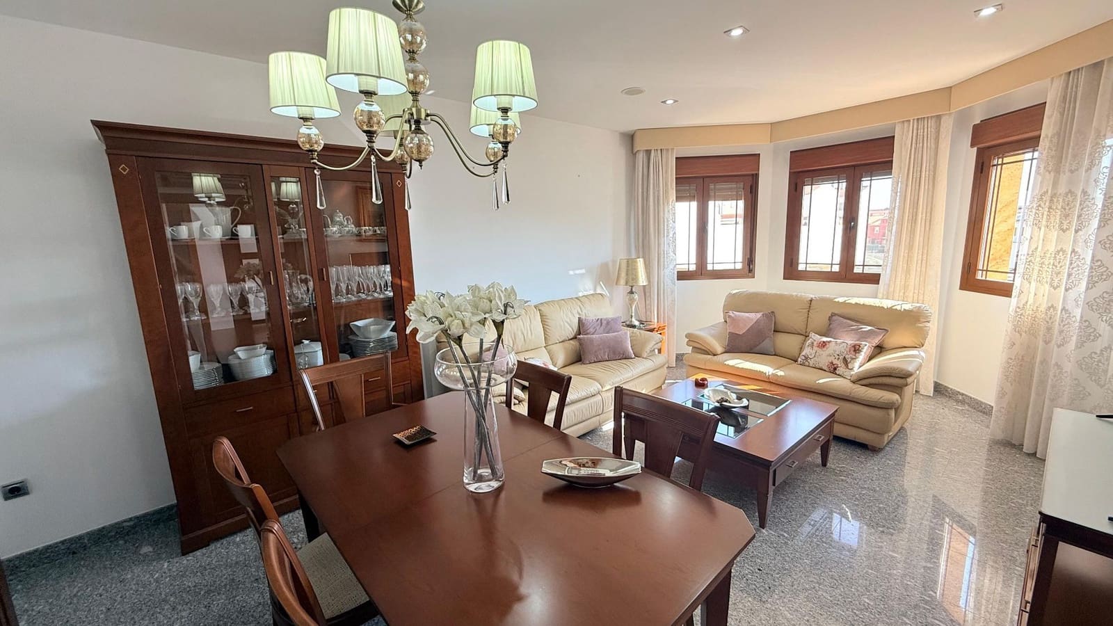 5 bedroom Villa for sale in Olula del Rio with garage - € 299,990 (Ref: 9719674)